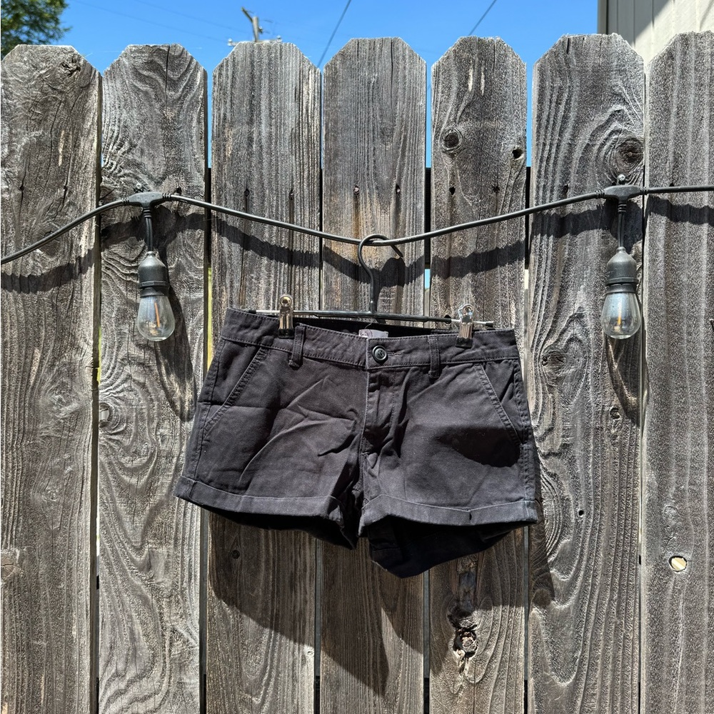3/$15 CLEARANCE SO Black Knit Midi short shorts juniors size 5
